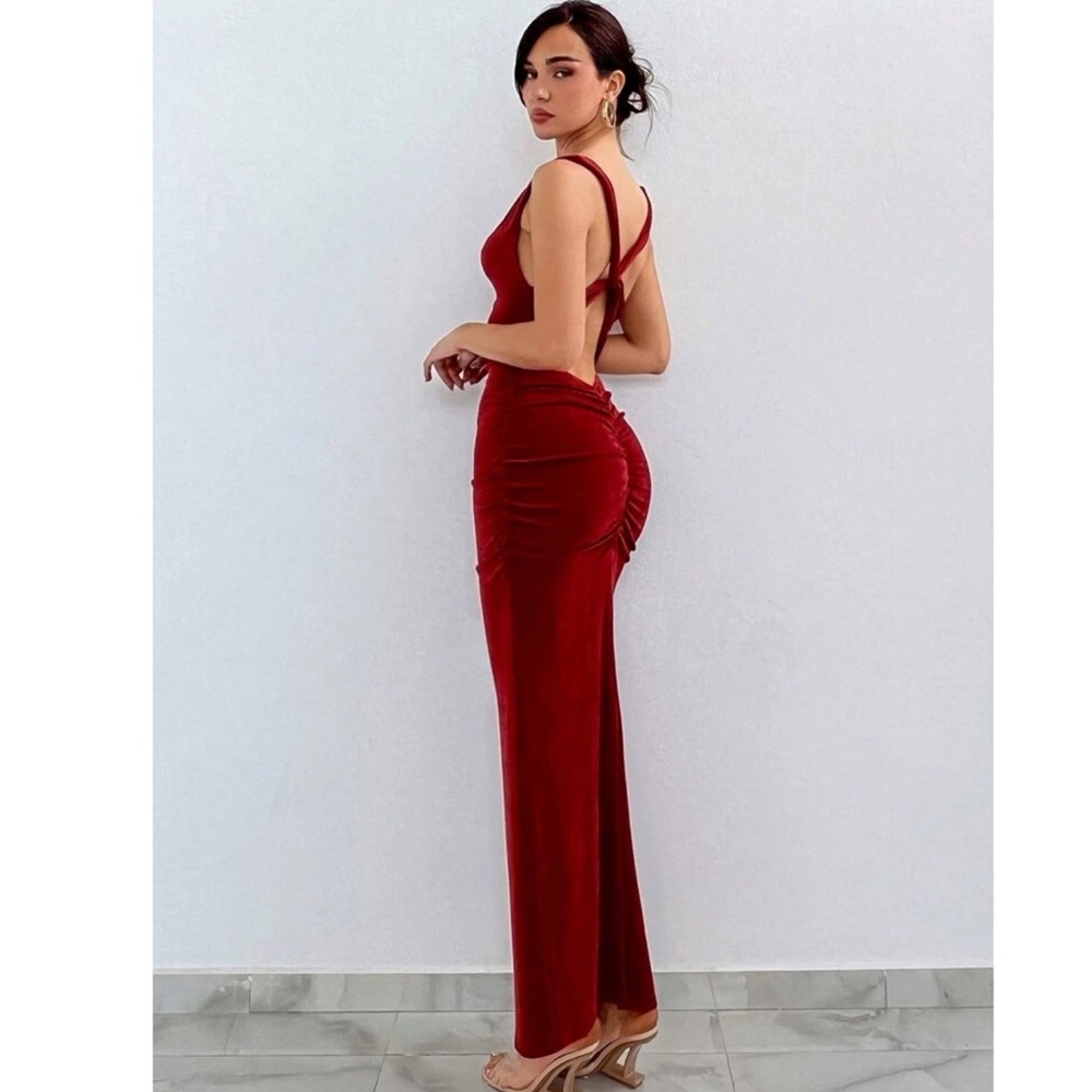 Velvet Bodycon Dress 🥂 - Picture 3 of 4